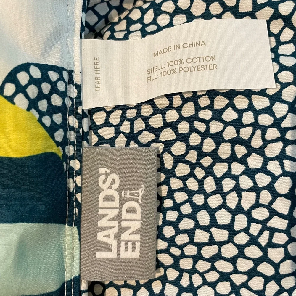 LANDS END Pureloft Printed COMFORTER Size: KING New Color: Baltic Teal Fish